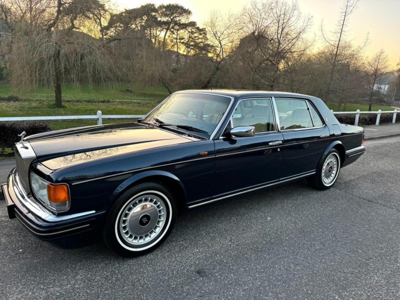 ROLLS-ROYCE SILVER SPUR